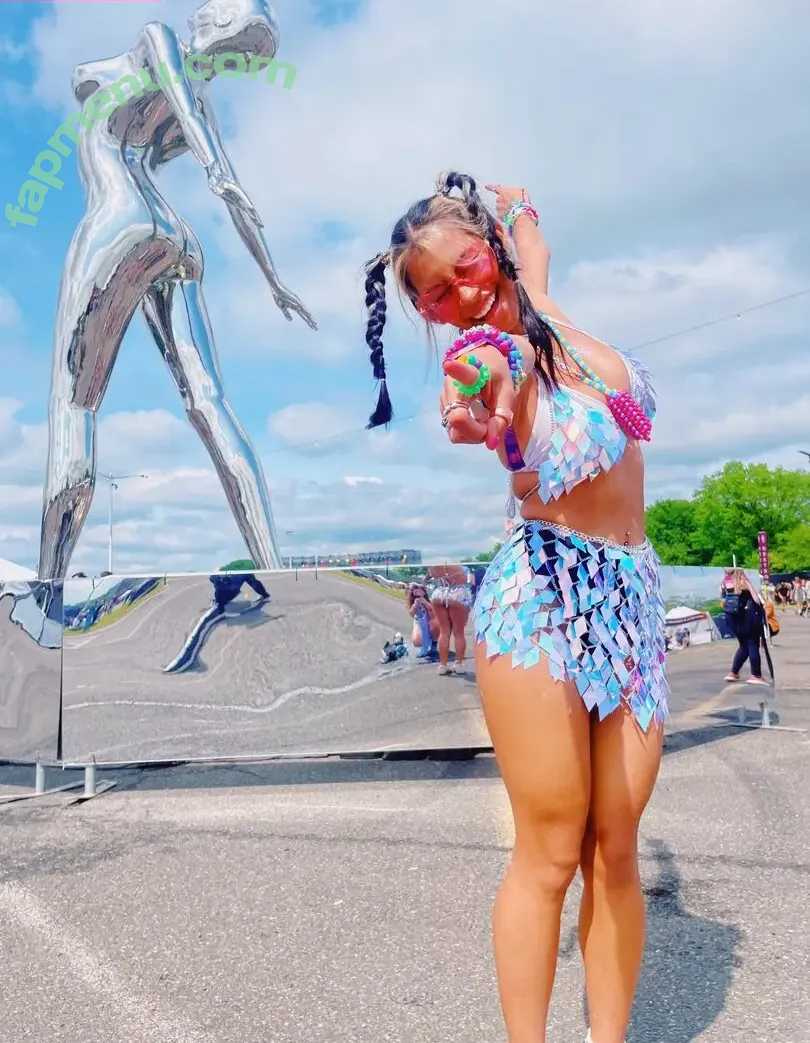 Lorelaih2os nude photo #0054 (Lorelaih2os)