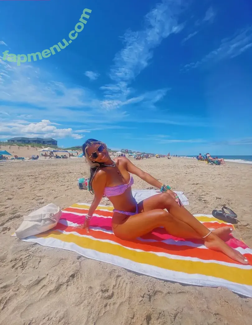 Lorelaih2os nude photo #0071 (Lorelaih2os)