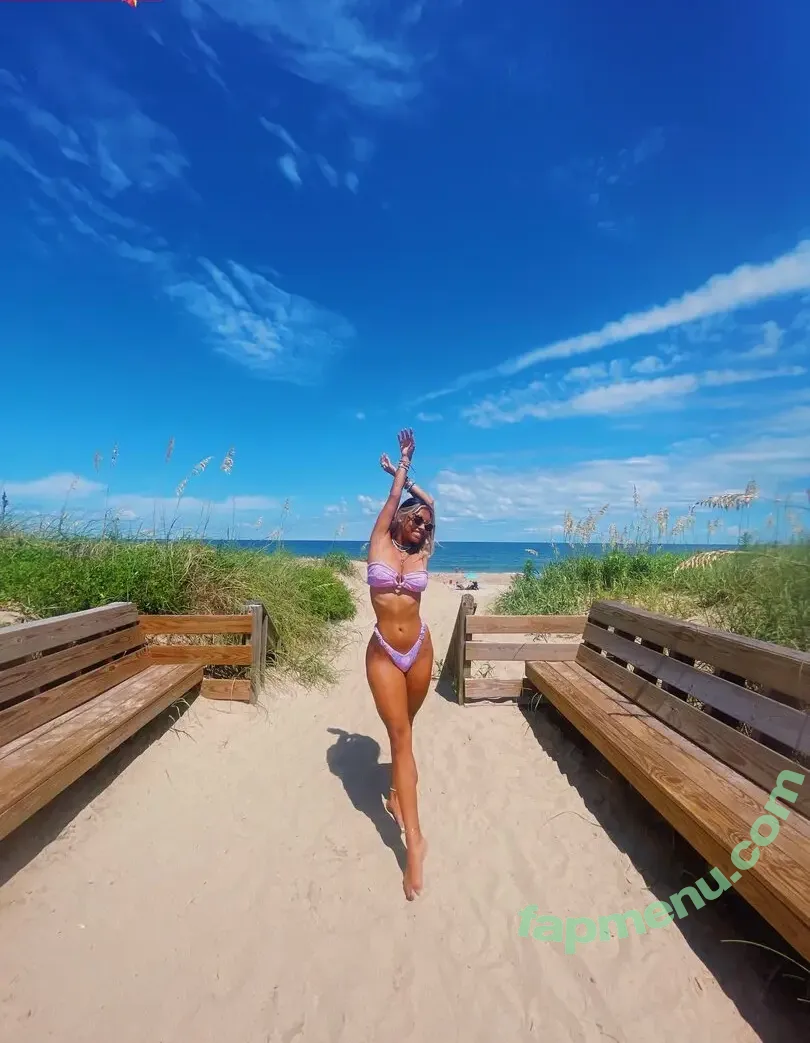 Lorelaih2os nude photo #0077 (Lorelaih2os)