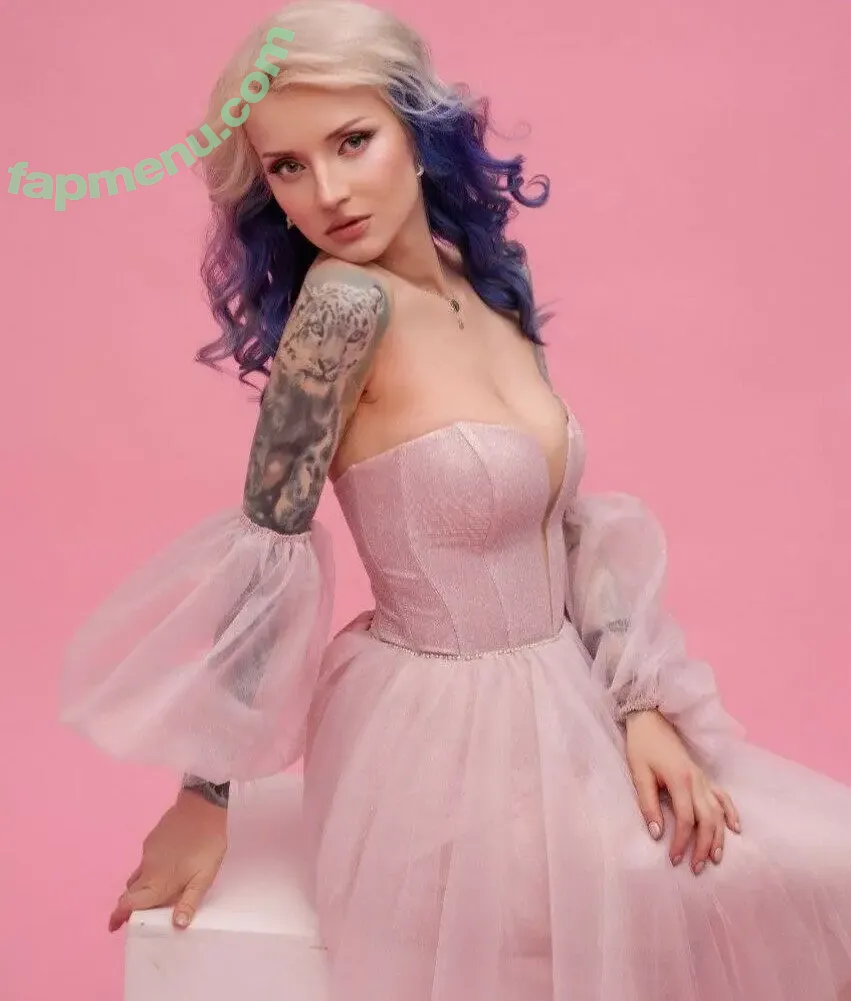 Lorelaye nude photo #0269 (_lorelaye_ / lorelay09)