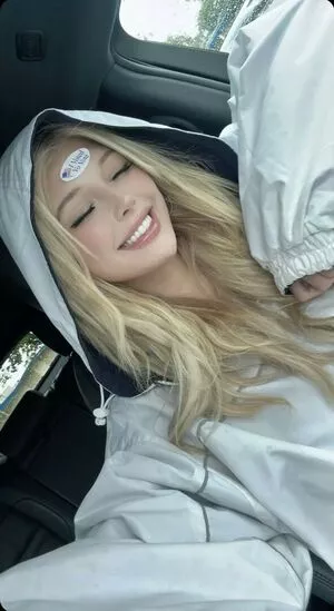 Loren Gray / iamlorengray / loren / lorengray nude photo #0225