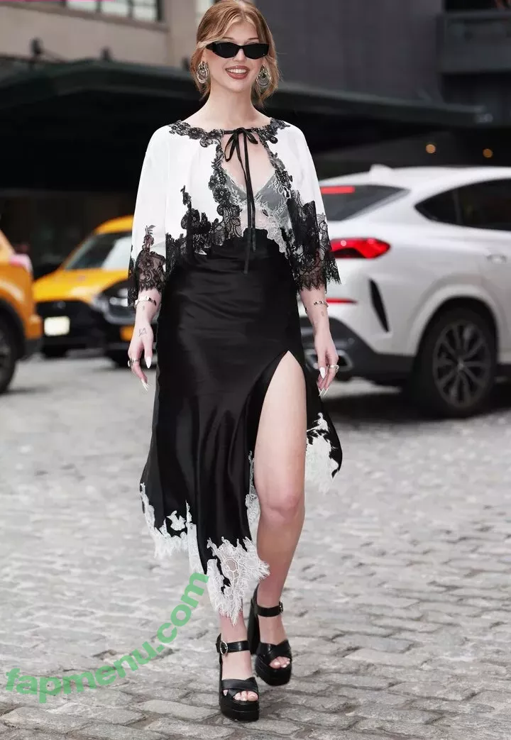 Loren Gray nude photo #0960 (iamlorengray / loren / lorengray)