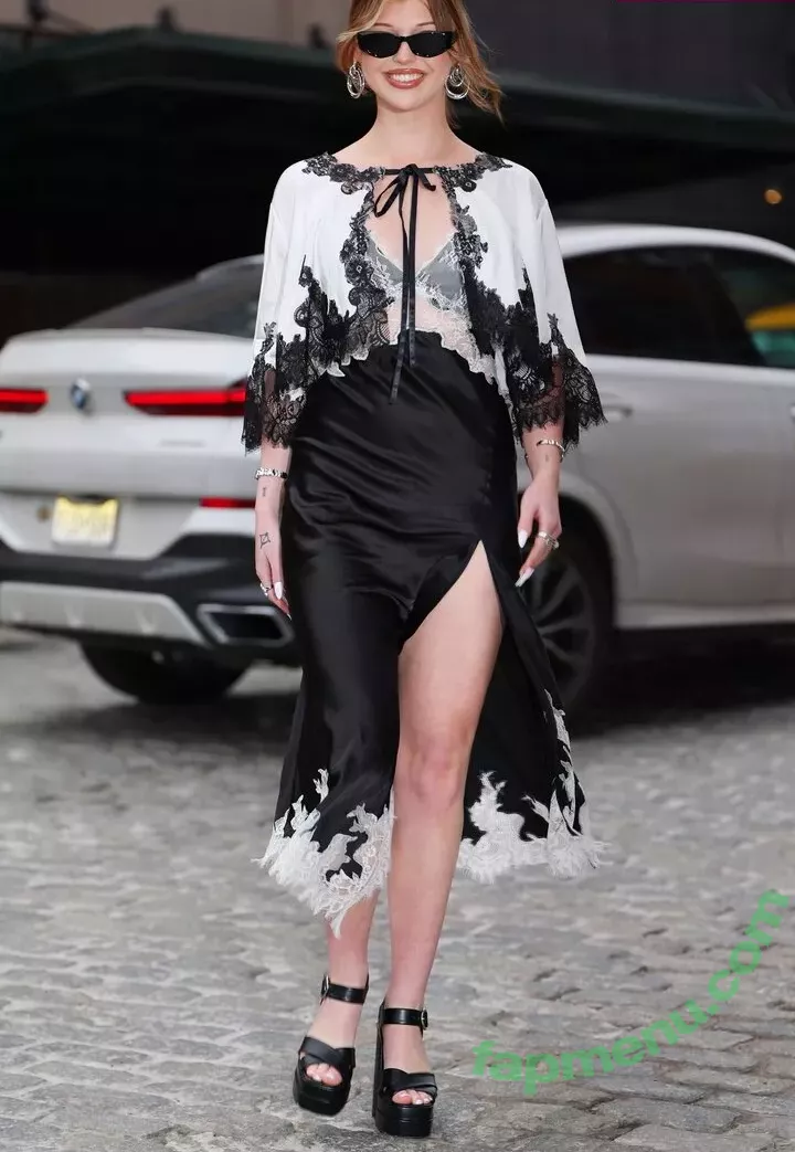 Loren Gray nude photo #0973 (iamlorengray / loren / lorengray)