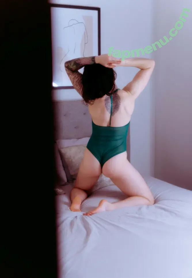 Lorence Vennes nude photo #0018 (laurencevenne / mllevennes)