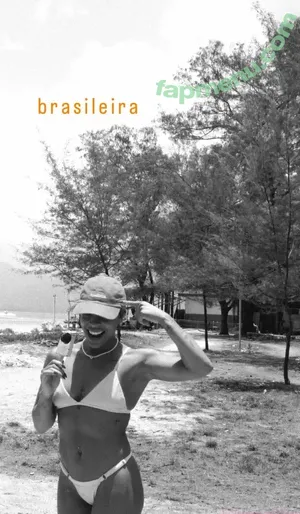 Lorrane Dos Santos / loloo_santos nude photo #0194