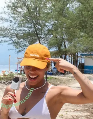 Lorrane Dos Santos / loloo_santos nude photo #0201