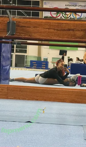 Lorrane Dos Santos / loloo_santos nude photo #0215