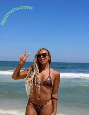 Lorrane Dos Santos / loloo_santos nude photo #0229