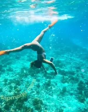 Lorrane Dos Santos / loloo_santos nude photo #0239