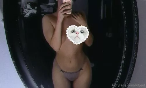 lotjeof / lotjeon nude photo #0001