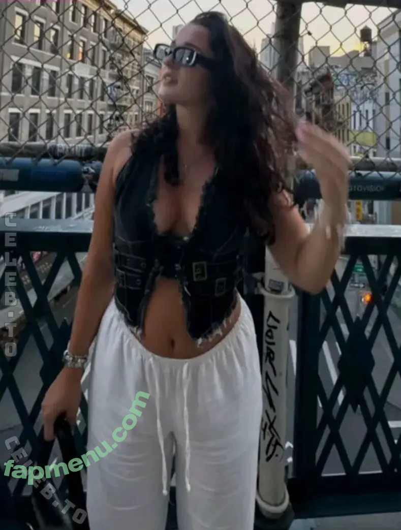 Lotti Aisha Greinwald nude photo #0202 (glotti_04)