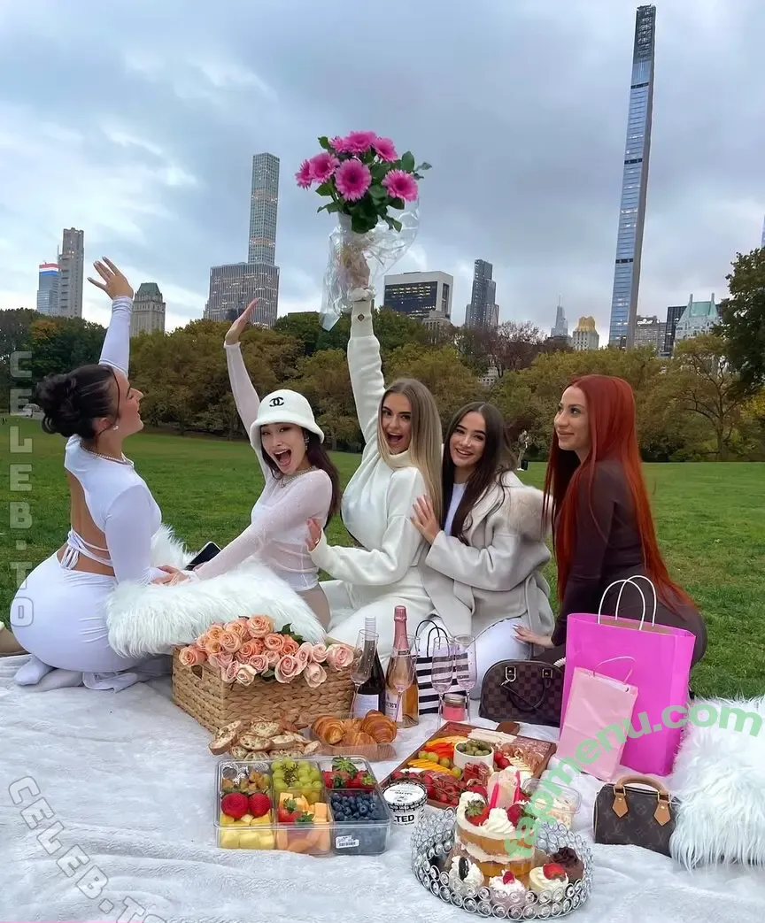 Lotti Aisha Greinwald nude photo #0231 (glotti_04)