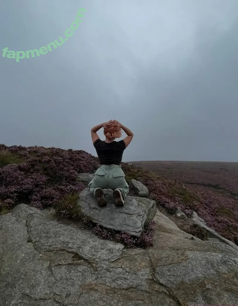 Lottie Mayhem nude photo #0018 (lottiemaye / lottiemayhem)