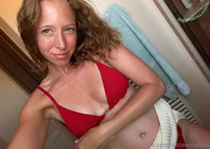 lottieonlyfans / lottietomlinson nude photo #0013