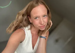 lottieonlyfans / lottietomlinson nude photo #0027