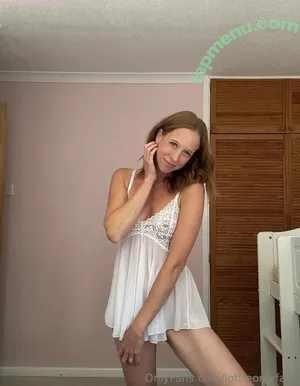 lottieonlyfans / lottietomlinson nude photo #0029