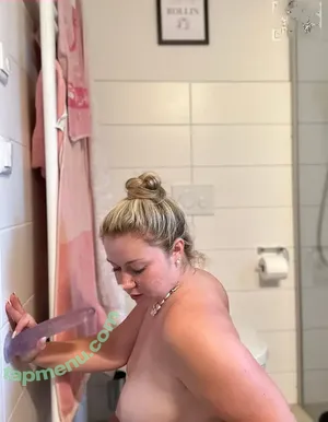 Lottiies Life / _lottiiiee_ / ladyinred-1 nude photo #0141