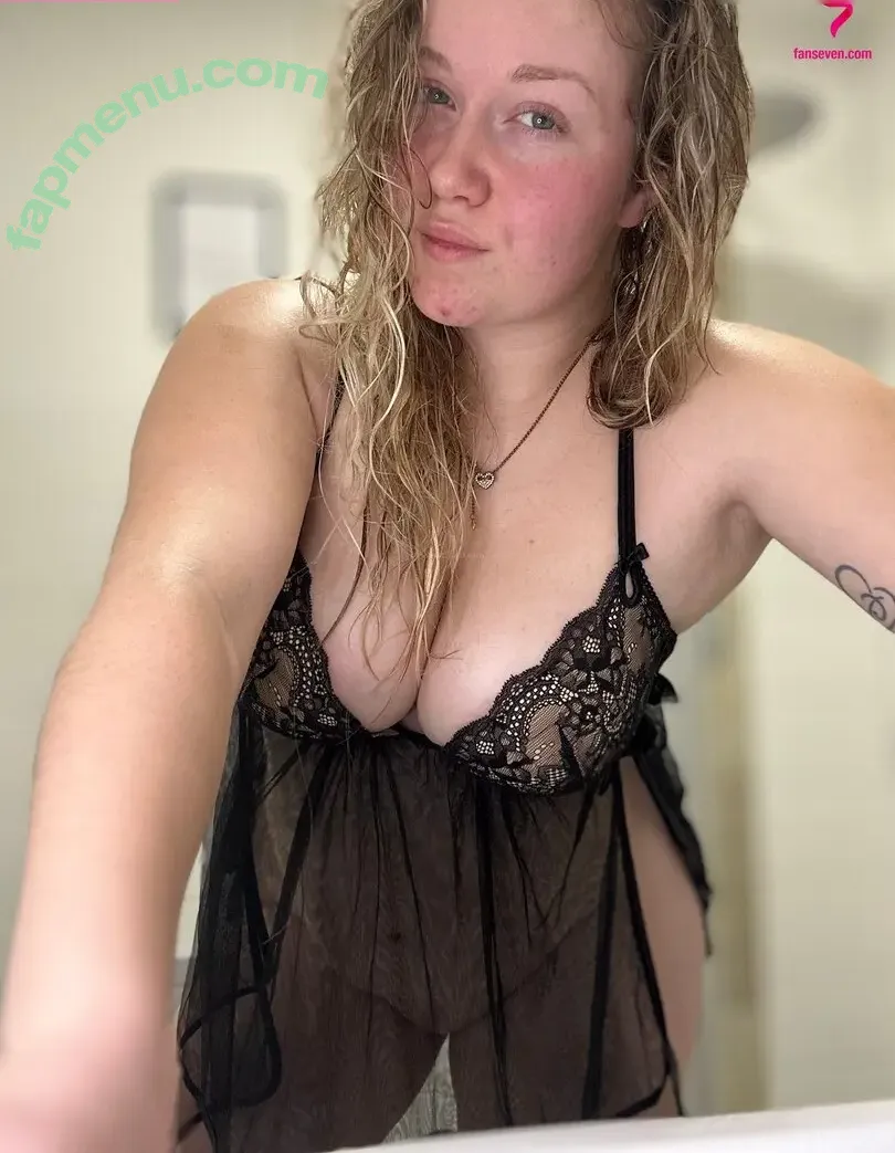 Lottiies Life nude photo #0009 (_lottiiiee_ / ladyinred-1)