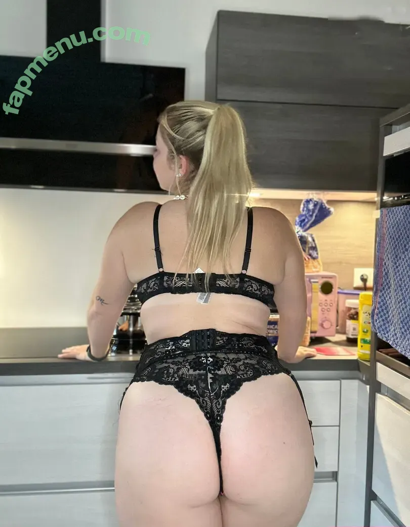 Lottiies Life nude photo #0152 (_lottiiiee_ / ladyinred-1)