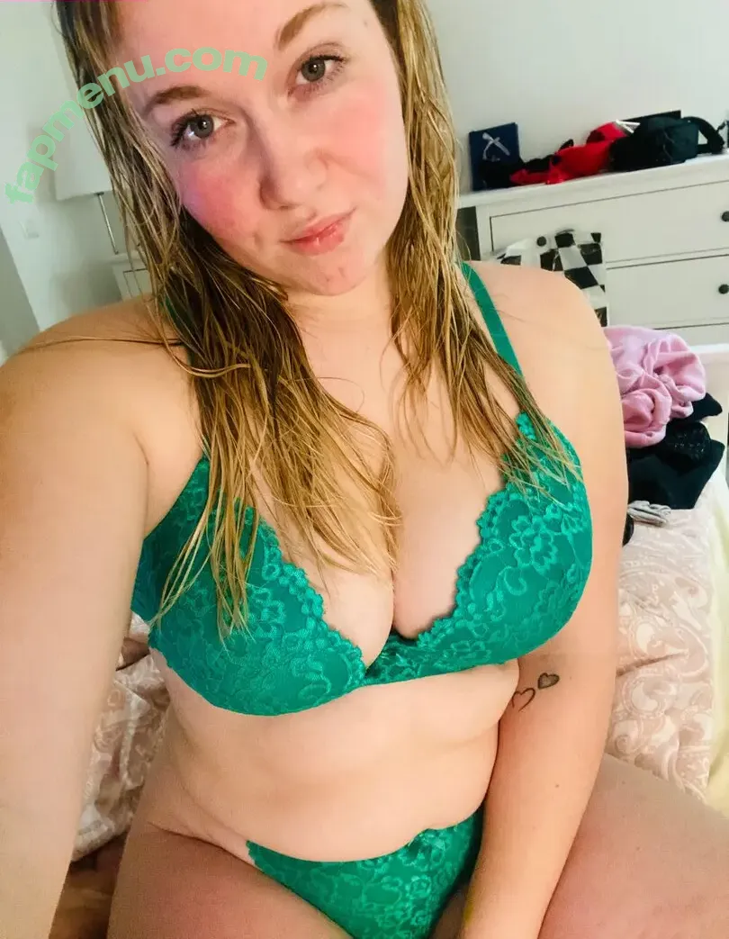 Lottiies Life nude photo #0242 (_lottiiiee_ / ladyinred-1)