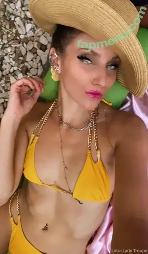  nude photo #0008