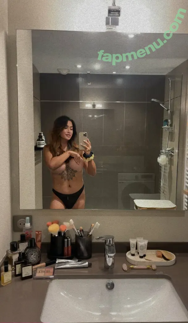 lou.ts nude photo #0033 (sewcialwarrior)