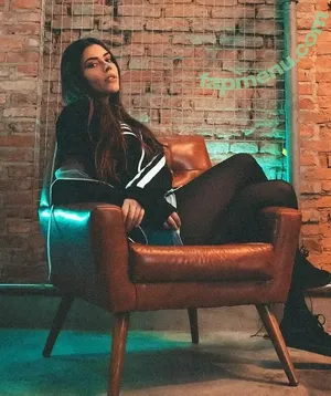 Loud_Mii / loud_miih nude photo #0060