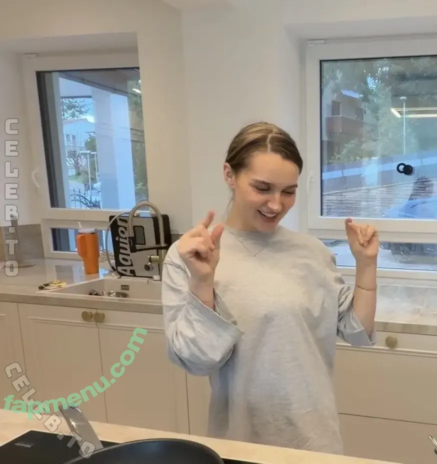 Louisa jindaoui nude photo #0138 (jindaouis / linlouuu)