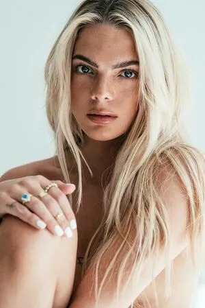 Louisa Johnson / louisa nude photo #0005