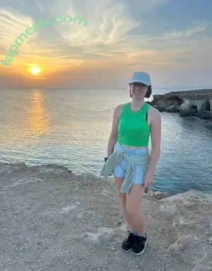 Louisa Willcox / getwealthywithlou nude photo #0065