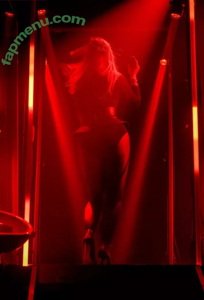 Louise Redknapp nude photo #0229 (louiseredknapp)