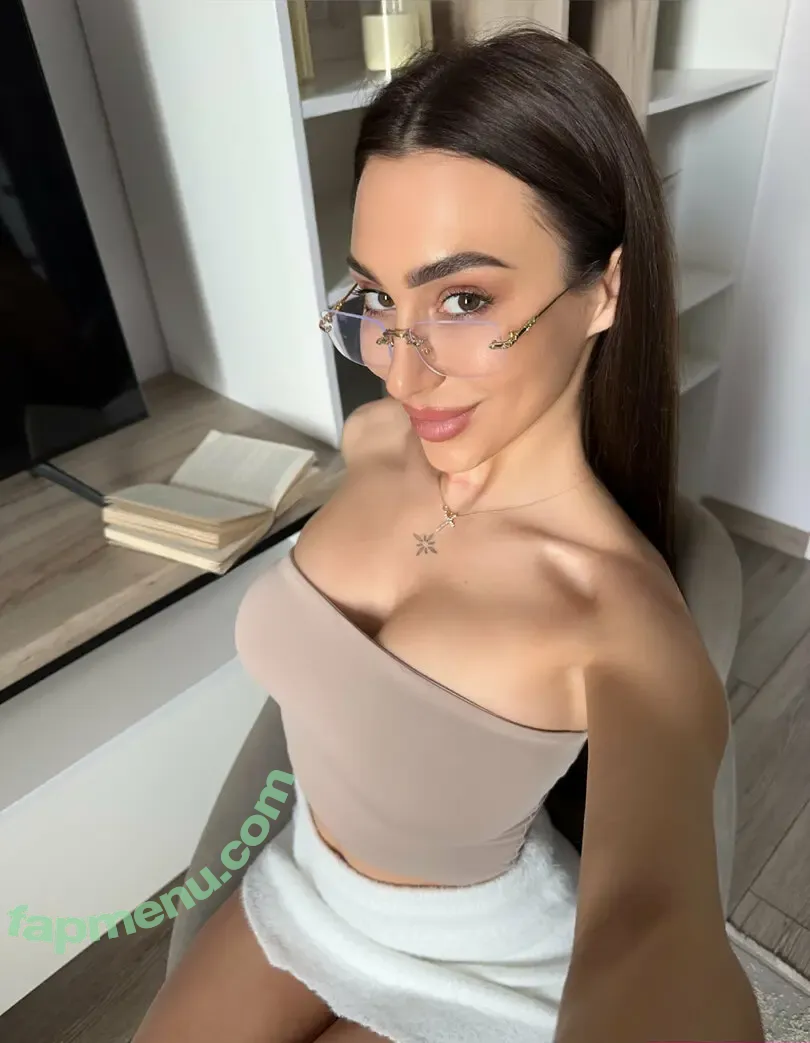 louise.vip nude photo #0101 (forever_baby_y)