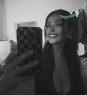 louiselaingx nude photo #0104