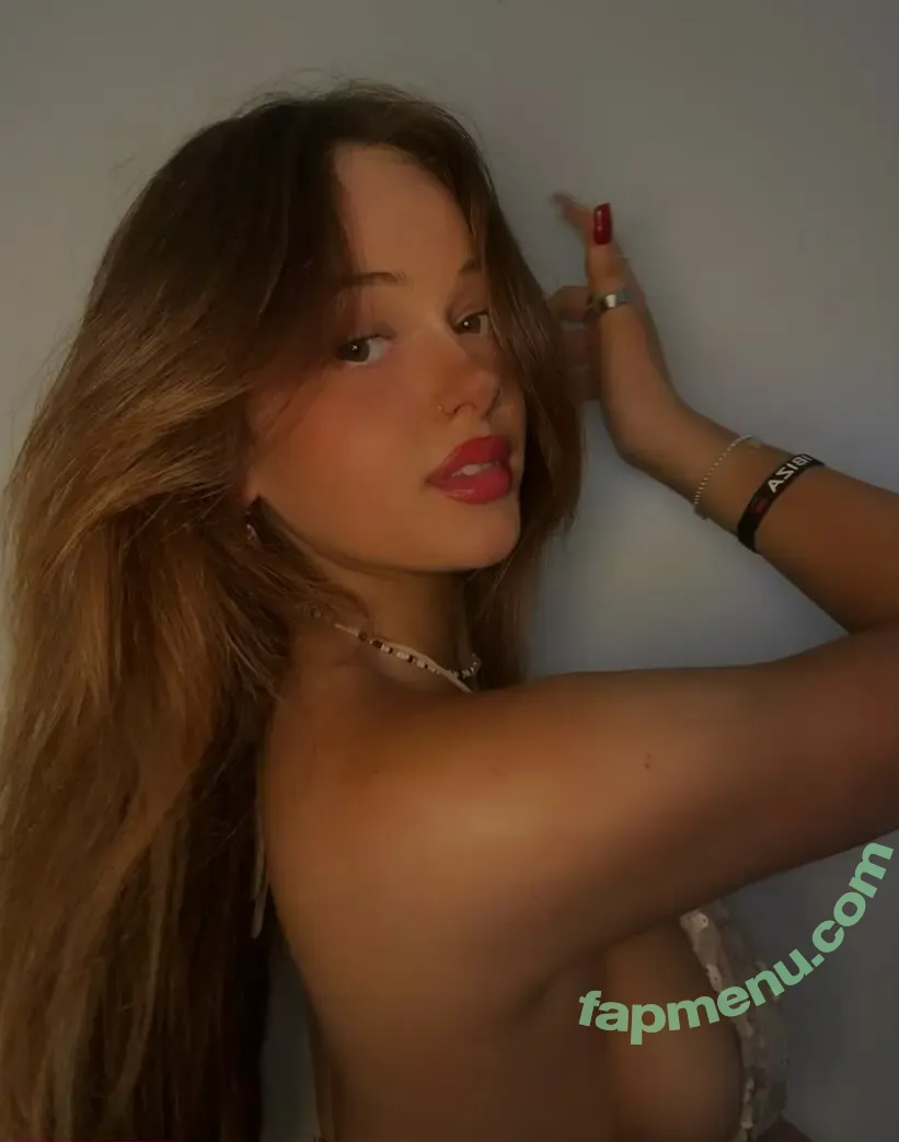 louiselaingx nude photo #0120 (louiselaingx)