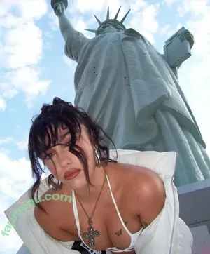 Lourdes Maria Ciccone Leon / lourdesleon nude photo #0088