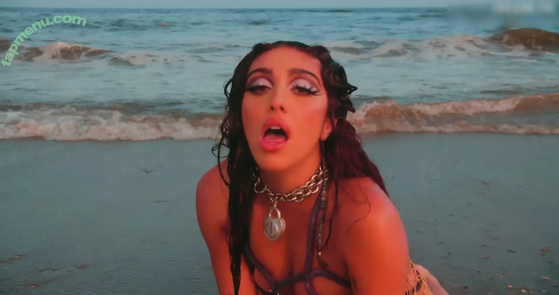 Lourdes Maria Ciccone Leon nude photo #0020 (lourdesleon)
