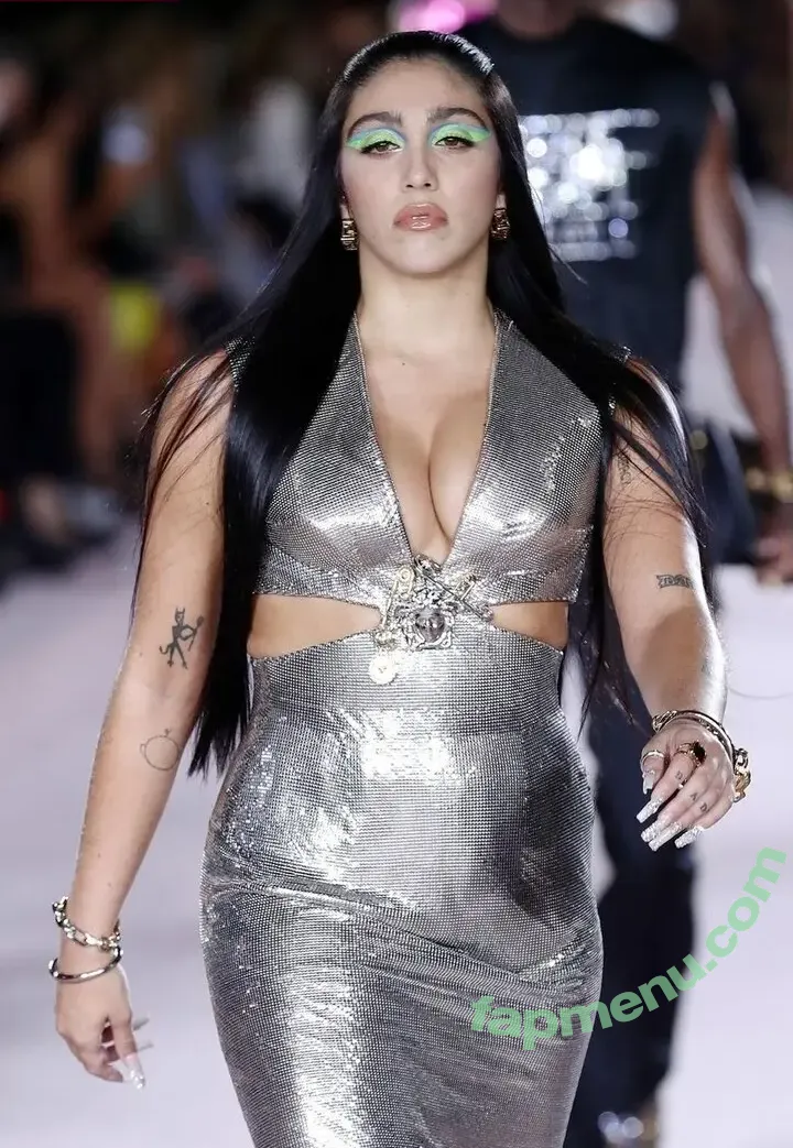 Lourdes Maria Ciccone Leon nude photo #0130 (lourdesleon)