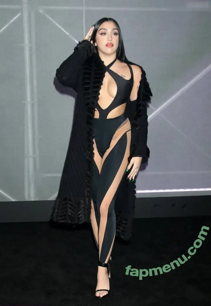Lourdes Maria Ciccone Leon nude photo #0304 (lourdesleon)