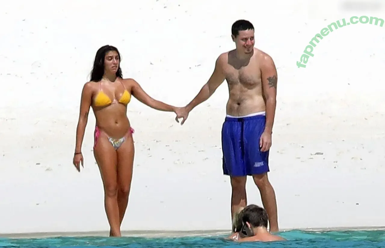 Lourdes Maria Ciccone Leon nude photo #0394 (lourdesleon)