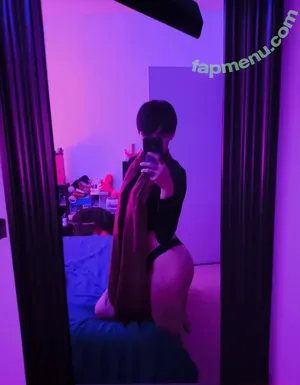 loveaxlgnr / ballon_cheeks_ nude photo #0031