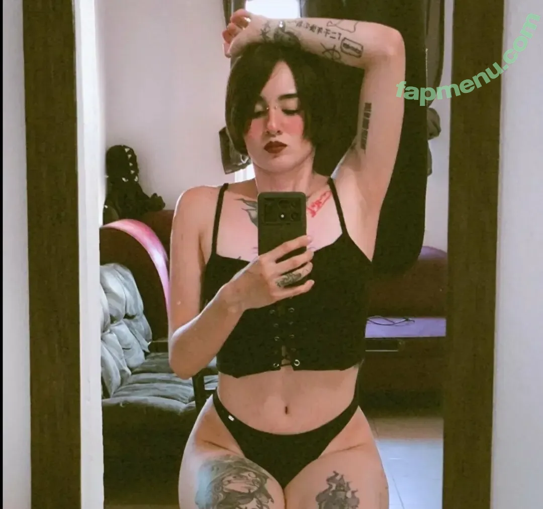 loveaxlgnr nude photo #0024 (ballon_cheeks_)