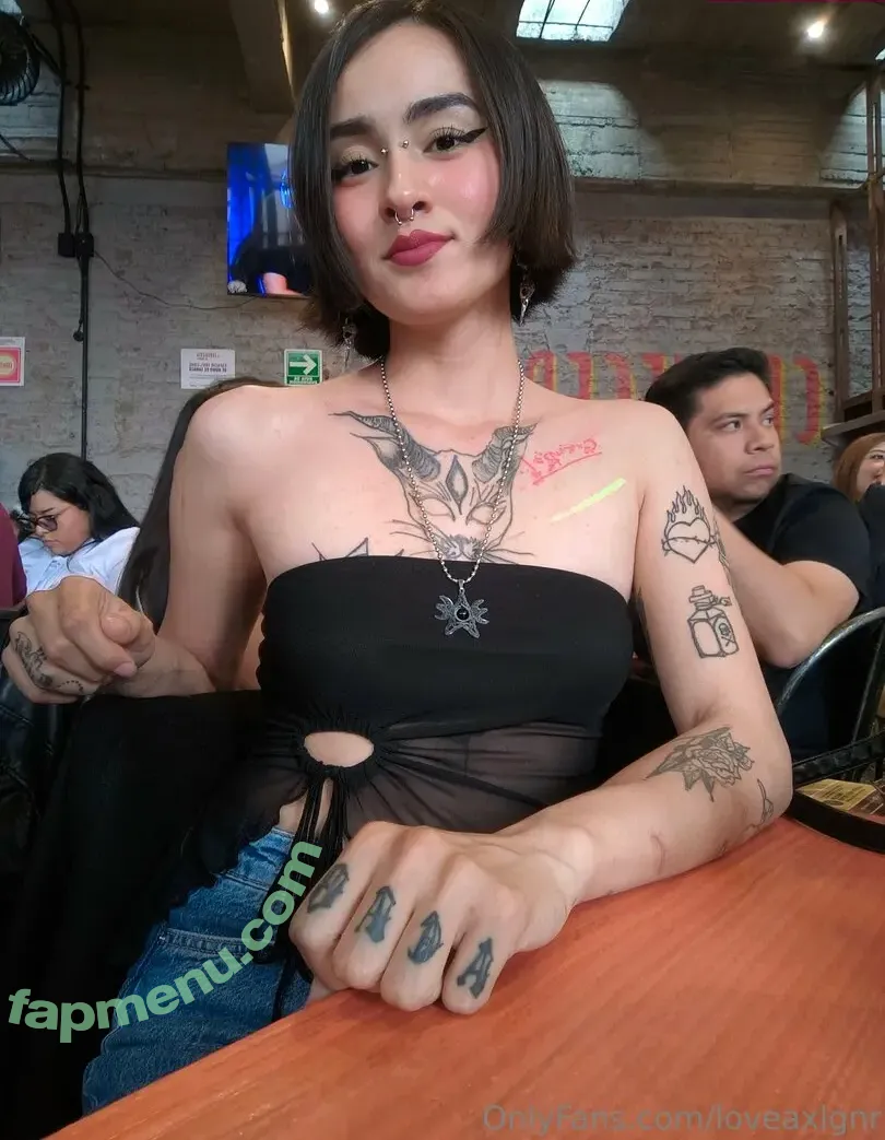 loveaxlgnr nude photo #0026 (ballon_cheeks_)