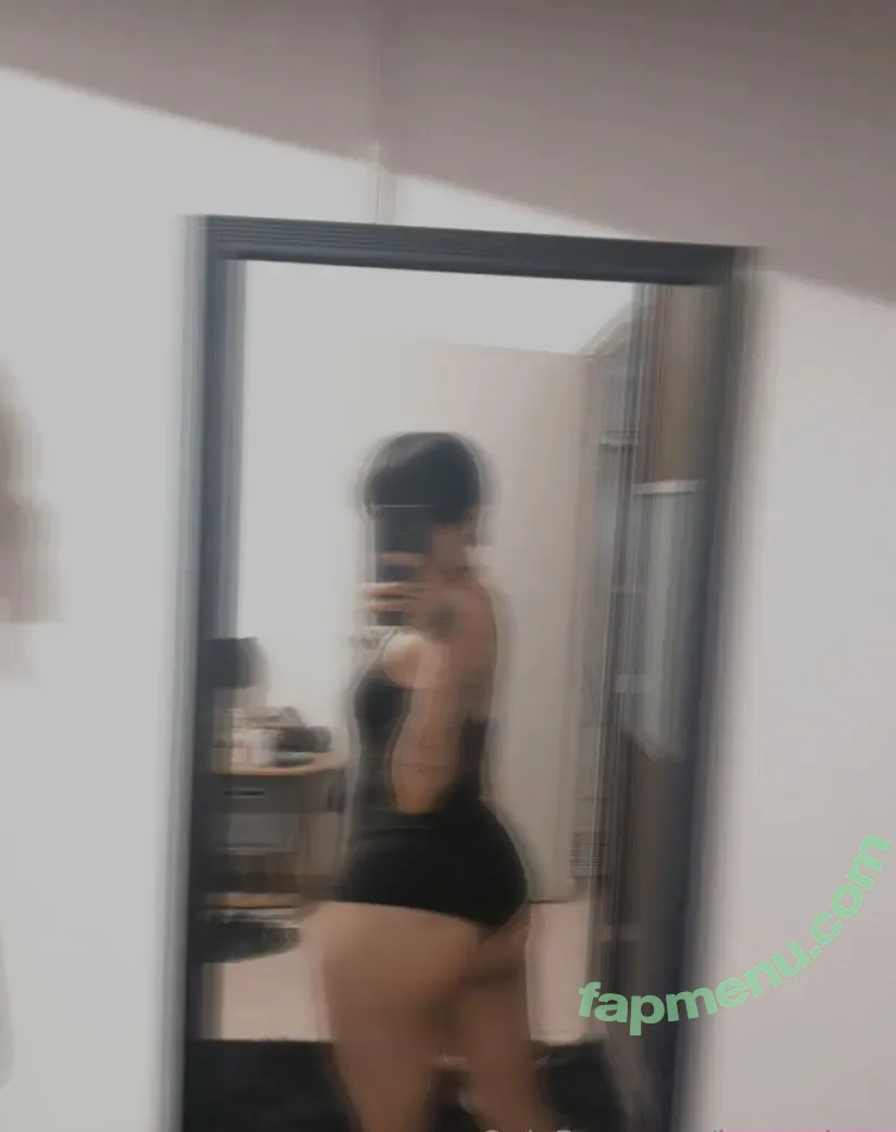 loveaxlgnr nude photo #0041 (ballon_cheeks_)
