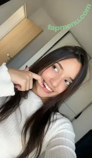 lovebeel / love_lovelle nude photo #0001