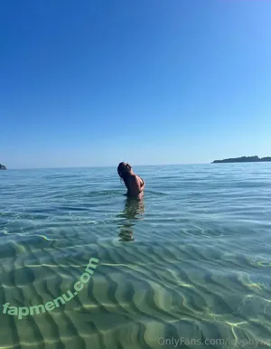 lovebylu / loveisbailey nude photo #0048