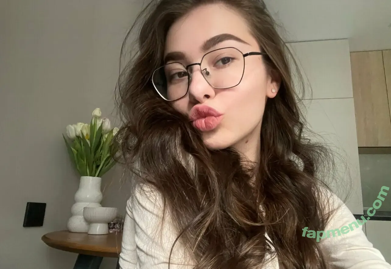 lovely_lilly_me nude photo #0007 (lovely_.lilly_)