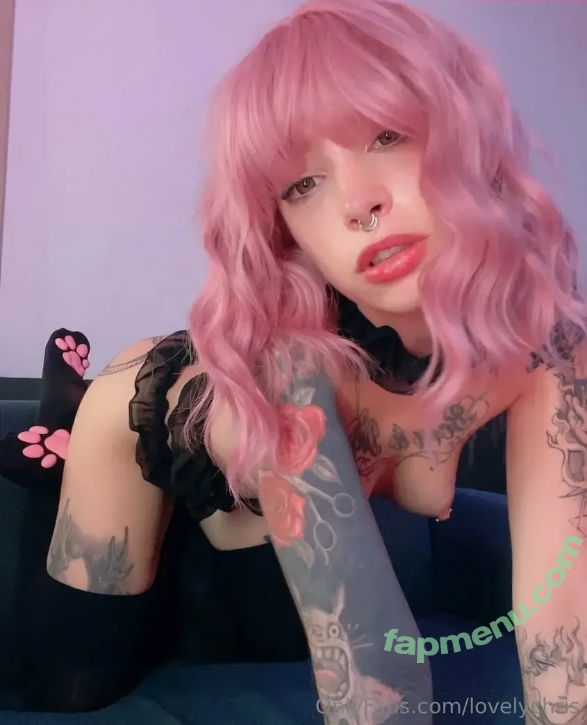 lovelychris nude photo #0005 (lovelychris_)