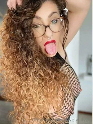 lovelylilly23 / lovelylilyy123 nude photo #0224