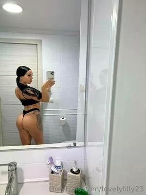 lovelylilly23 / lovelylilyy123 nude photo #0270