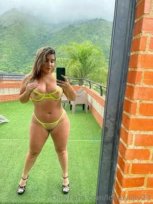 lovelylilly23 / lovelylilyy123 nude photo #0373